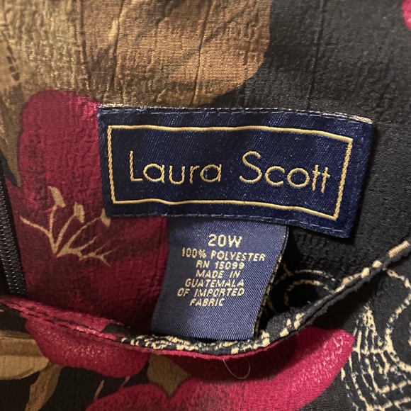 Floral dress - Picture 4 of 4